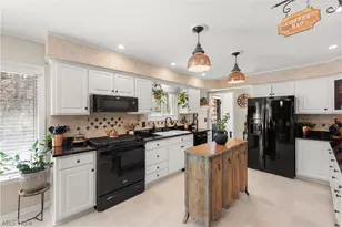 257 Windward Dr, Elyria, OH 44035 - Photo 8