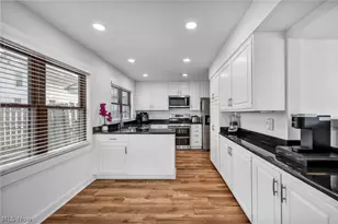 32321 Lakeshore Blvd, Willowick, OH 44095 - Photo 14