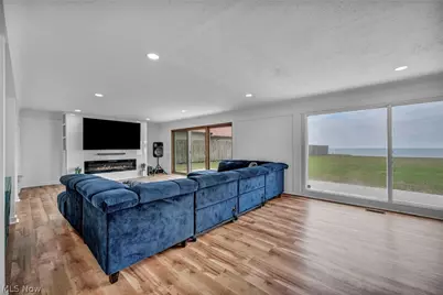 32321 Lake Shore Boulevard, Willowick, OH 44095 - Photo 6