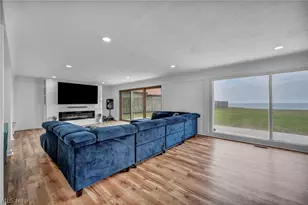 32321 Lakeshore Blvd, Willowick, OH 44095 - Photo 6