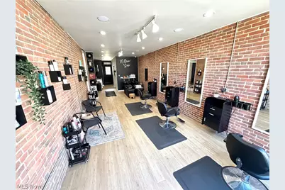605 Putnam Avenue, Zanesville, OH 43701 - Photo 2