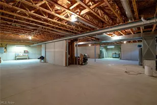 9119 Chatham Cir, North Ridgeville, OH 44039 - Photo 28