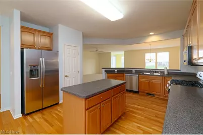 9119 Chatham Circle, North Ridgeville, OH 44039 - Photo 8