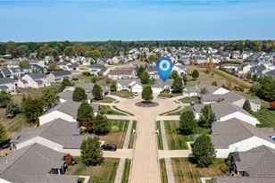 9119 Chatham Cir, North Ridgeville, OH 44039 - Photo 2