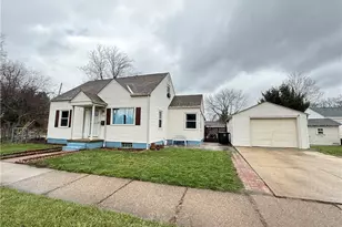 1068 Easton Dr, Akron, OH 44310 - Photo 4