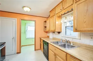 2491 8th St, Cuyahoga Falls, OH 44221 - Photo 8