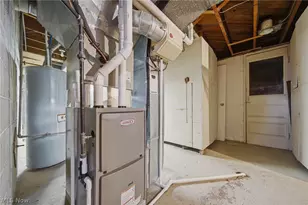 163 E Ford Ave, Barberton, OH 44203 - Photo 32