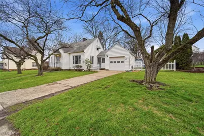 163 E Ford Avenue, Barberton, OH 44203 - Photo 2