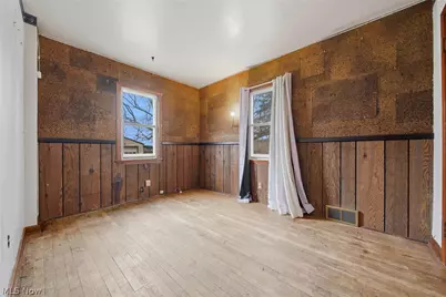 163 E Ford Avenue, Barberton, OH 44203 - Photo 20