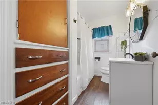 163 E Ford Ave, Barberton, OH 44203 - Photo 16