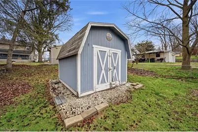 163 E Ford Avenue, Barberton, OH 44203 - Photo 42