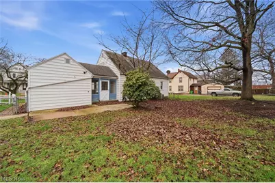 163 E Ford Avenue, Barberton, OH 44203 - Photo 40