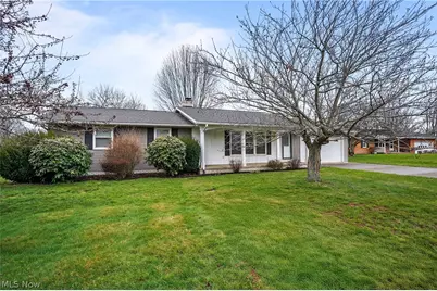 11105 Titus Avenue NW, Uniontown, OH 44685 - Photo 2