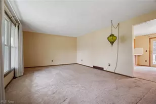 11105 Titus Ave NW, Uniontown, OH 44685 - Photo 10