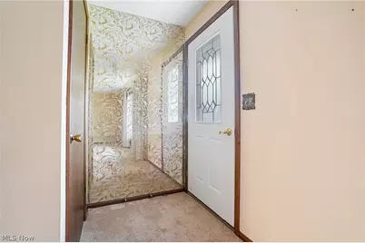 11105 Titus Avenue NW, Uniontown, OH 44685 - Photo 8