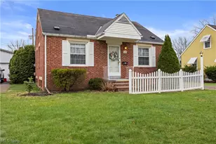 137 Lafayette St, Elyria, OH 44035 - Photo 2