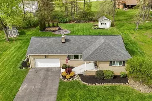 6987 White Oak Dr, Hubbard, OH 44425 - Photo 2