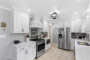6987 White Oak Dr, Hubbard, OH 44425 - Photo 22