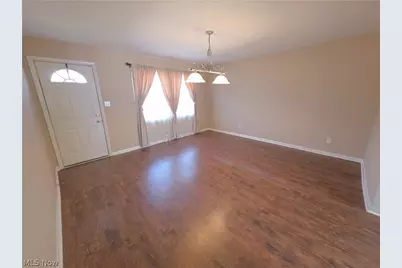 80 May Avenue, Northfield Village, OH 44067 - Photo 2