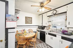 942 Bellflower Ave SW, Canton, OH 44710 - Photo 6