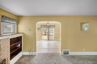 1597 Glenmount Avenue, Akron, OH 44301 - Photo 6