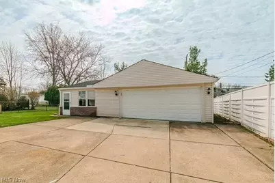 466 Waterbury Road, Eastlake, OH 44095 - Photo 10