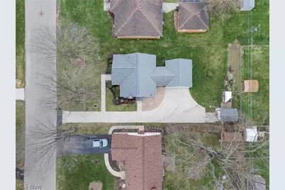 2883 Sharonwood Avenue NW, Canton, OH 44708 - Photo 40