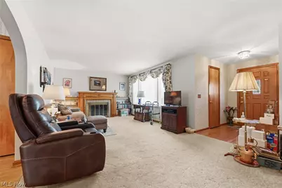 2883 Sharonwood Avenue NW, Canton, OH 44708 - Photo 8