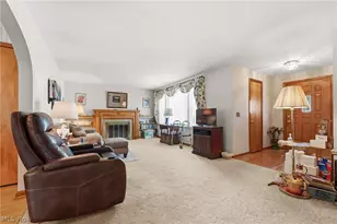 2883 Sharonwood Ave NW, Canton, OH 44708 - Photo 8