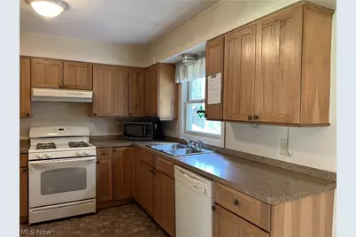 2514 Red Fox Pass, Willoughby Hills, OH 44094 - Photo 2