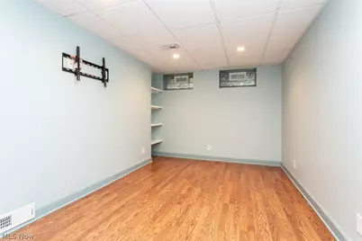 28855 Hazel Avenue, Wickliffe, OH 44092 - Photo 38