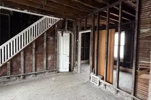 1596 E 32nd St, Loveland, OH 44114 - Photo 2