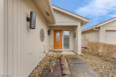 22137 Meadownorth Court, Strongsville, OH 44149 - Photo 4