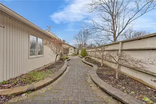 22137 Meadownorth Ct, Strongsville, OH 44149 - Photo 34