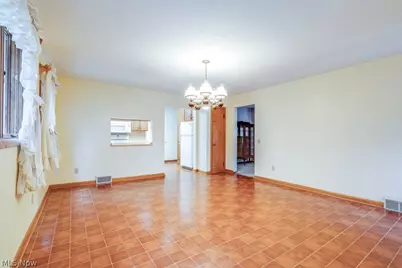 5918 Mapledell Street, Canton, OH 44718 - Photo 12