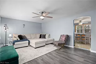 1437 Westwood Dr, Lorain, OH 44053 - Photo 2