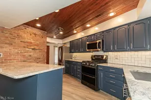 9251 Boyer Ln, Kirtland Hills, OH 44060 - Photo 6