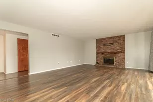 9251 Boyer Ln, Kirtland Hills, OH 44060 - Photo 4