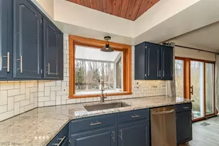 9251 Boyer Ln, Kirtland Hills, OH 44060 - Photo 8