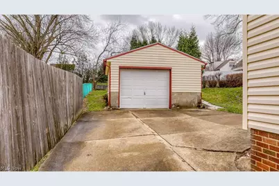 1614 Colonial Boulevard NE, Canton, OH 44714 - Photo 46