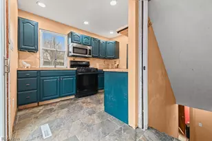 1865 9th St SW, Akron, OH 44314 - Photo 8