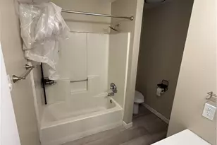 658 Sumner St, Akron, OH 44311 - Photo 8