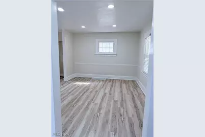 569 Barwell Street, Akron, OH 44303 - Photo 6