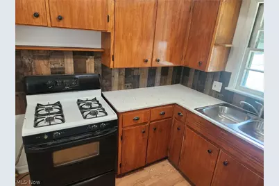 600 Eastland Avenue, Akron, OH 44305 - Photo 8