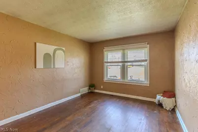 1582 Evergreen Avenue, Akron, OH 44301 - Photo 8