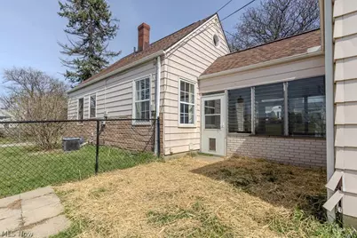 1582 Evergreen Avenue, Akron, OH 44301 - Photo 40