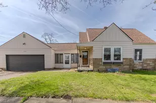 1582 Evergreen Ave, Akron, OH 44301 - Photo 1