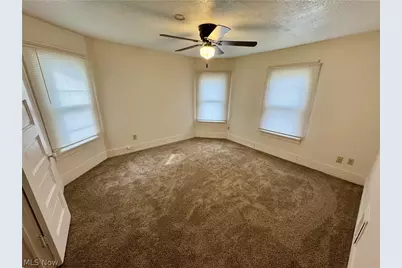 909 Clarendon Avenue SW, Canton, OH 44710 - Photo 24