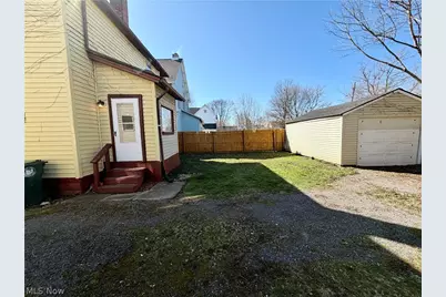 909 Clarendon Avenue SW, Canton, OH 44710 - Photo 6