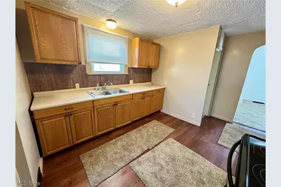 909 Clarendon Avenue SW, Canton, OH 44710 - Photo 16